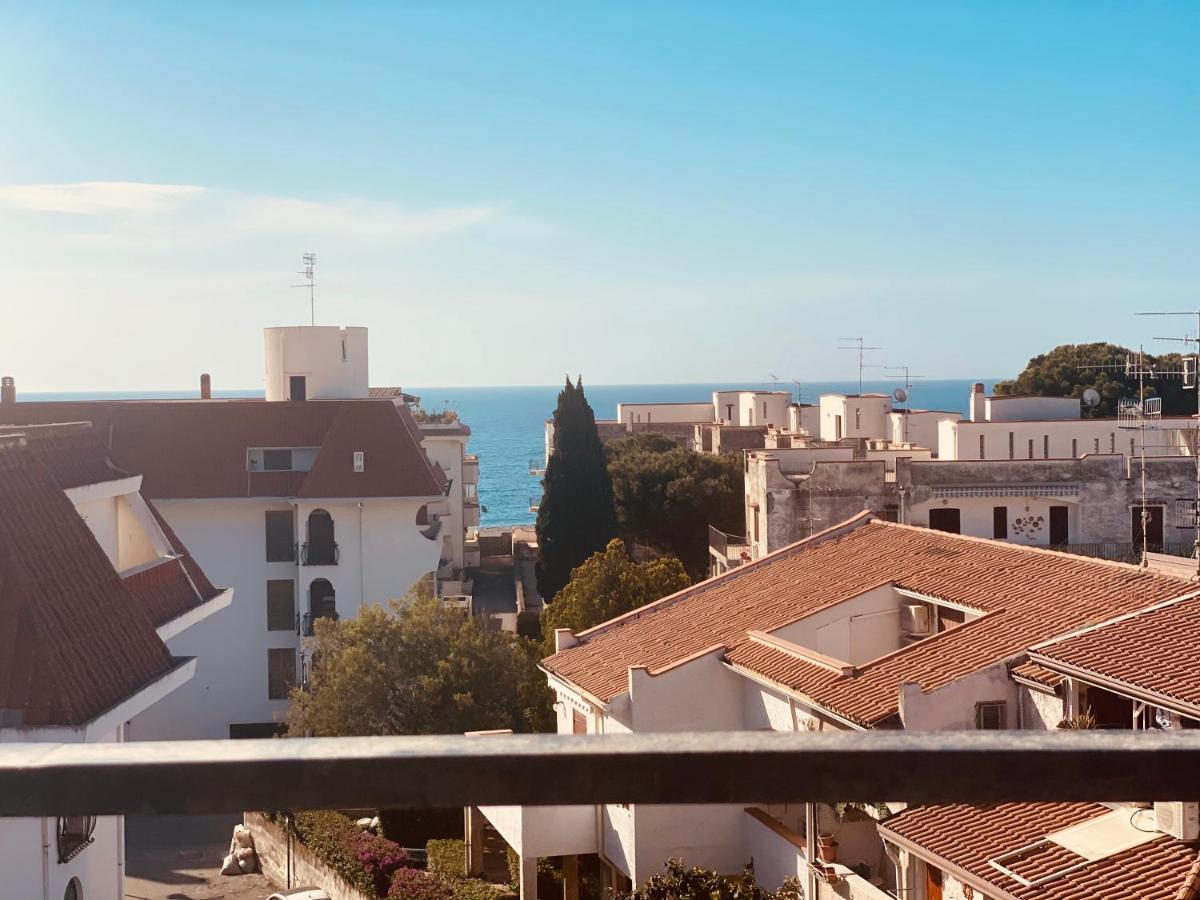 Sea View 2 Bedroom Vacation Apartment Giardini-Naxos Exterior foto